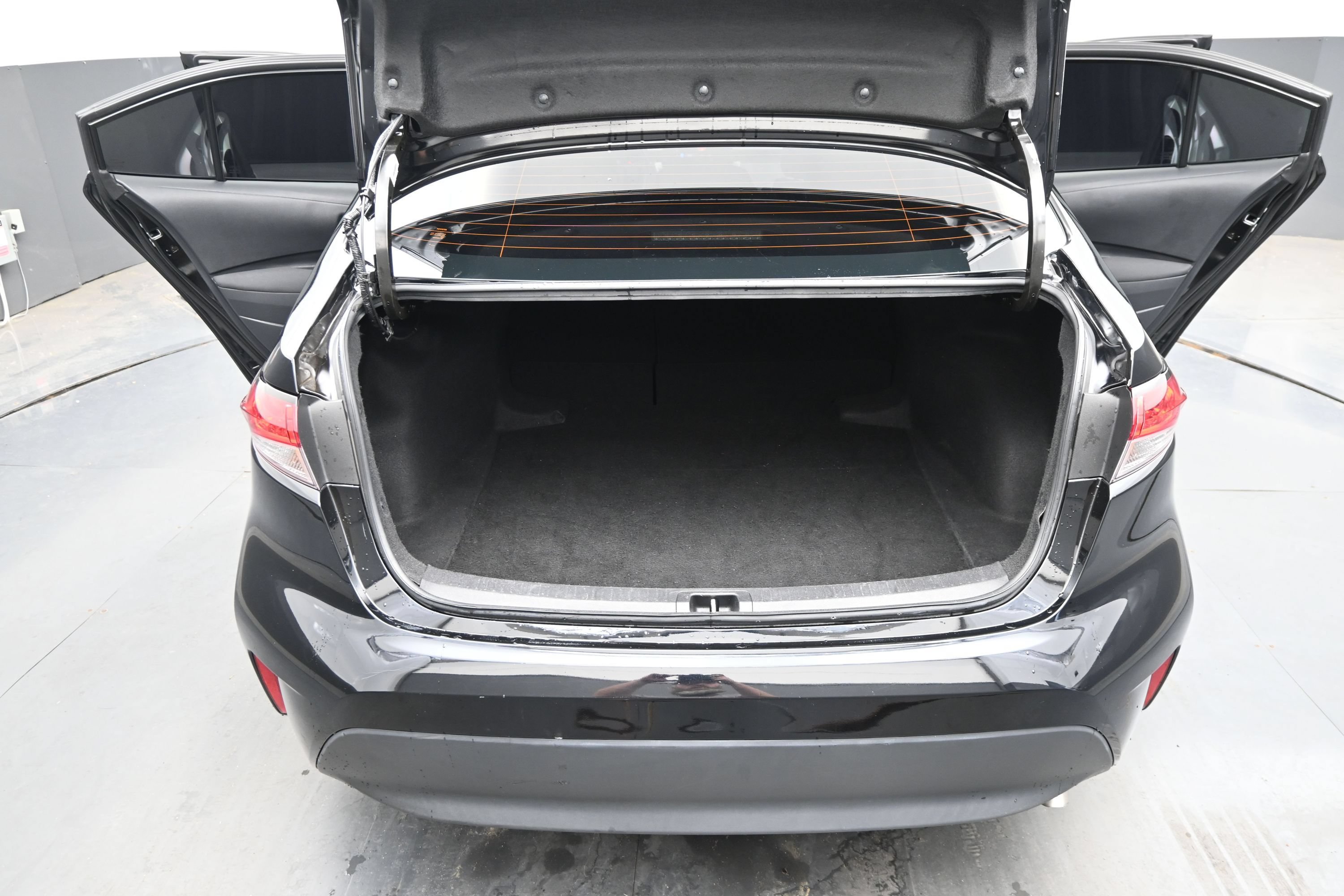 Used 2025 Toyota Corolla LE FWD image 22