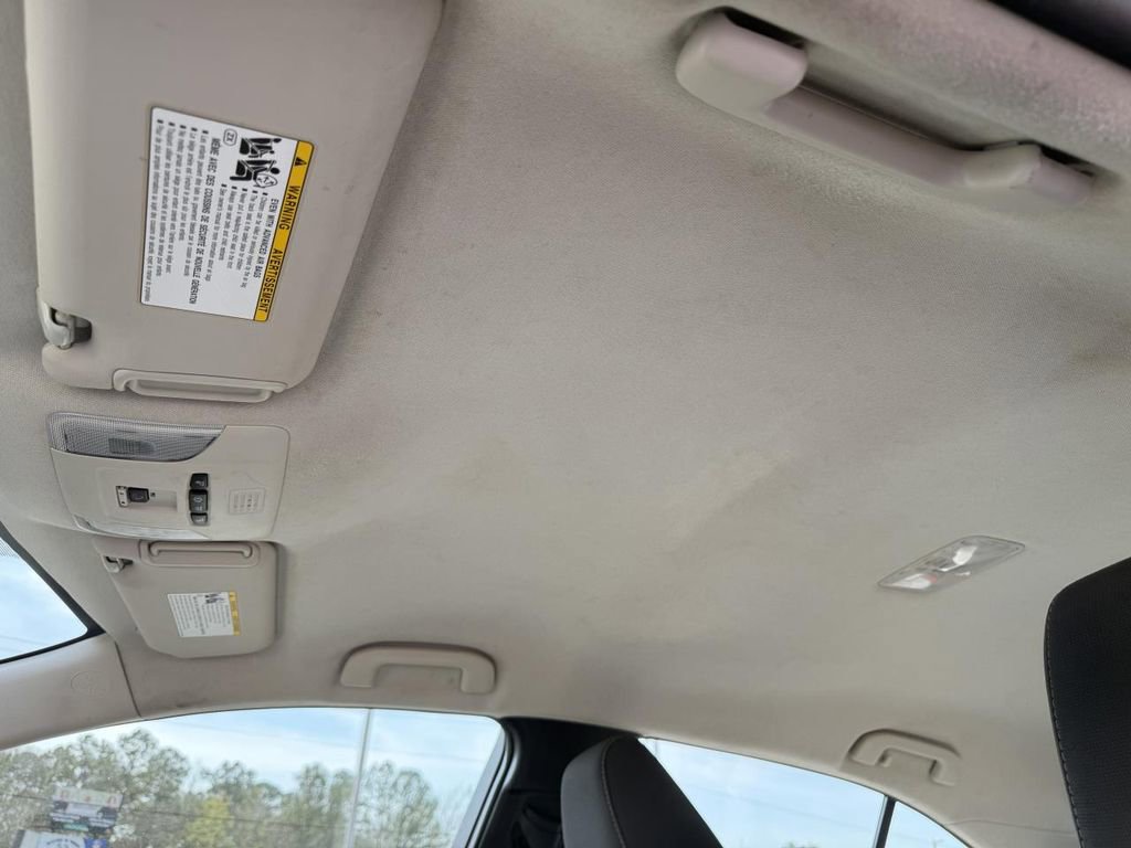 Used 2021 Toyota Corolla LE image 14