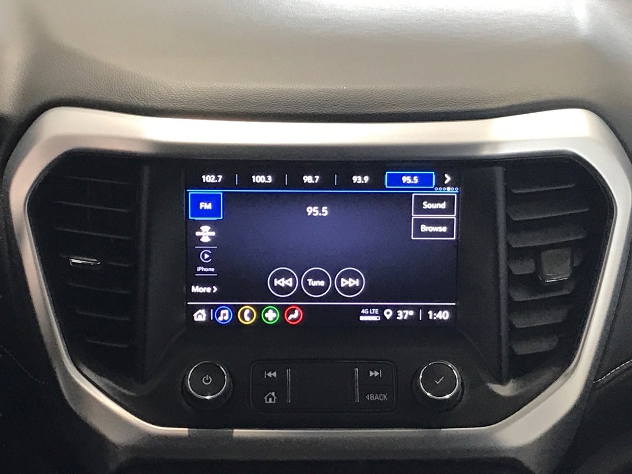 Certified 2023 GMC Acadia SLE w/ Driver Convenience Package image 7