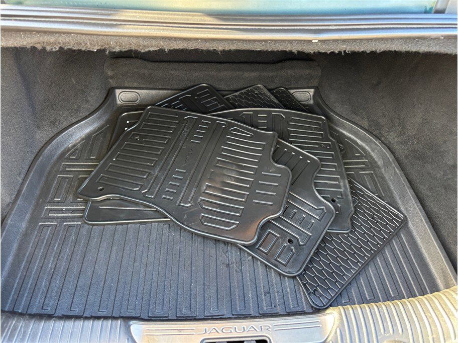 Used 2017 Jaguar XJ R-Sport image 51