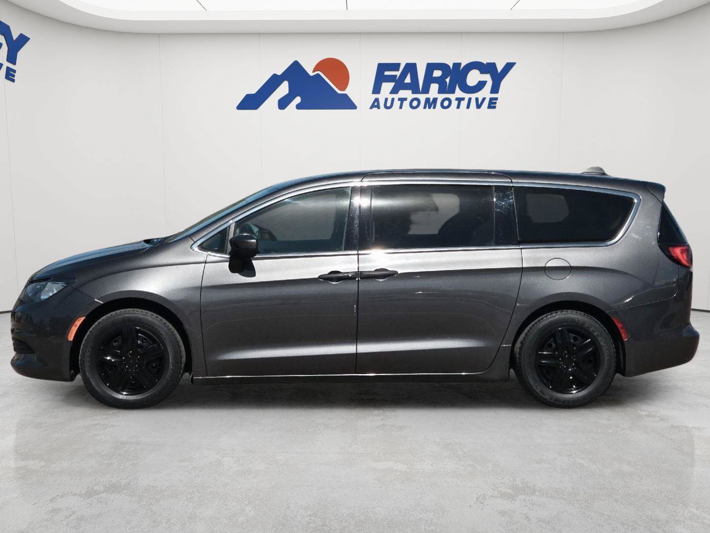 Used 2019 Chrysler Pacifica L FWD image 10
