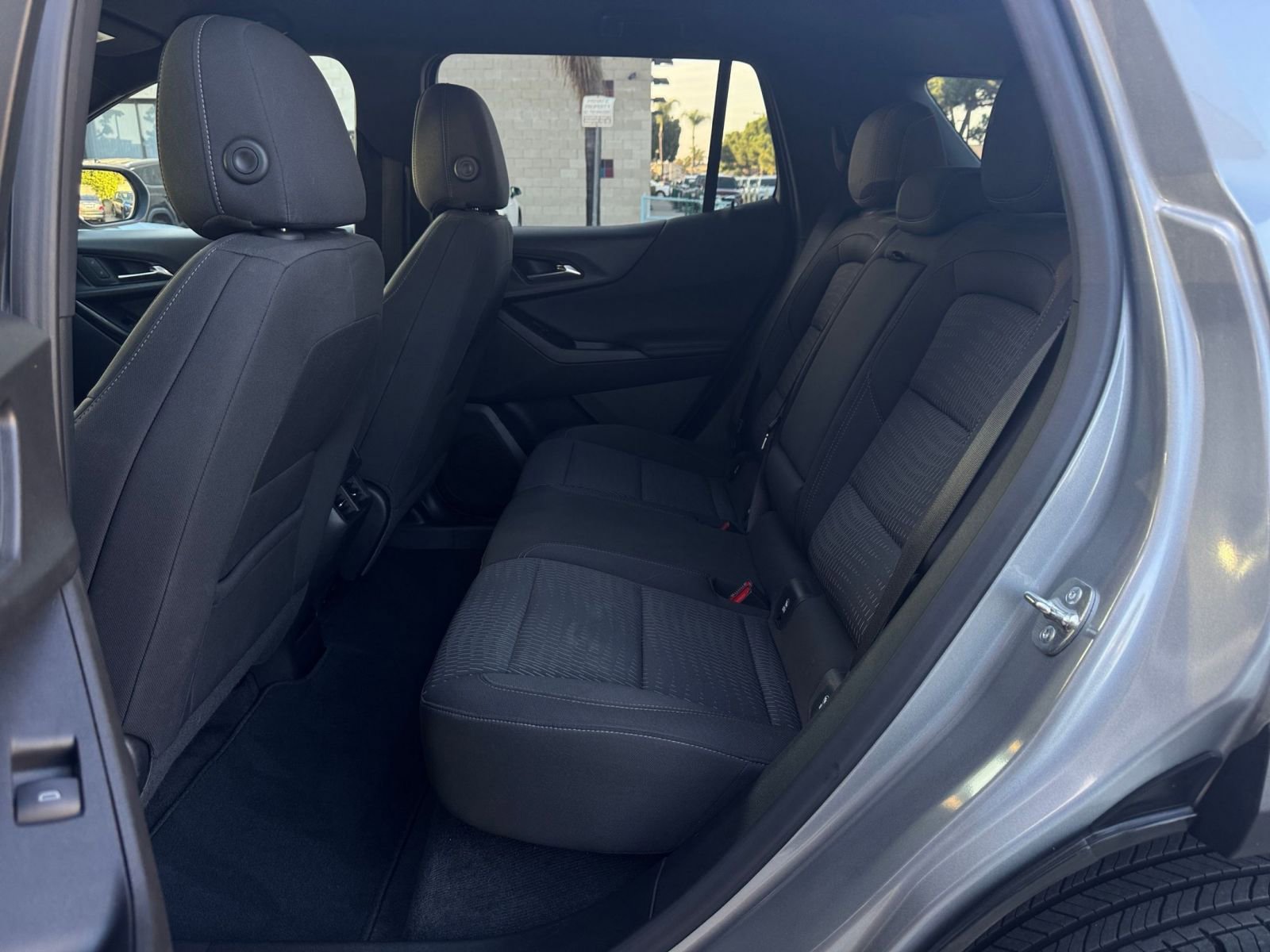 Used 2025 Chevrolet Equinox LT image 24