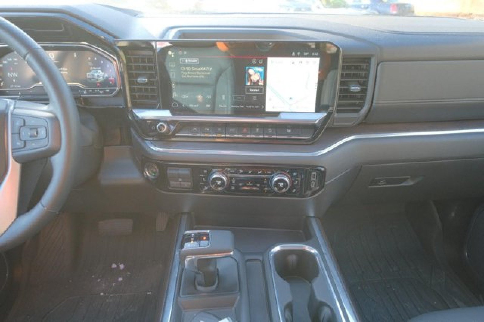 Used 2023 GMC Sierra 1500 SLT w/ SLT Premium Plus Package AWD/4WD image 17