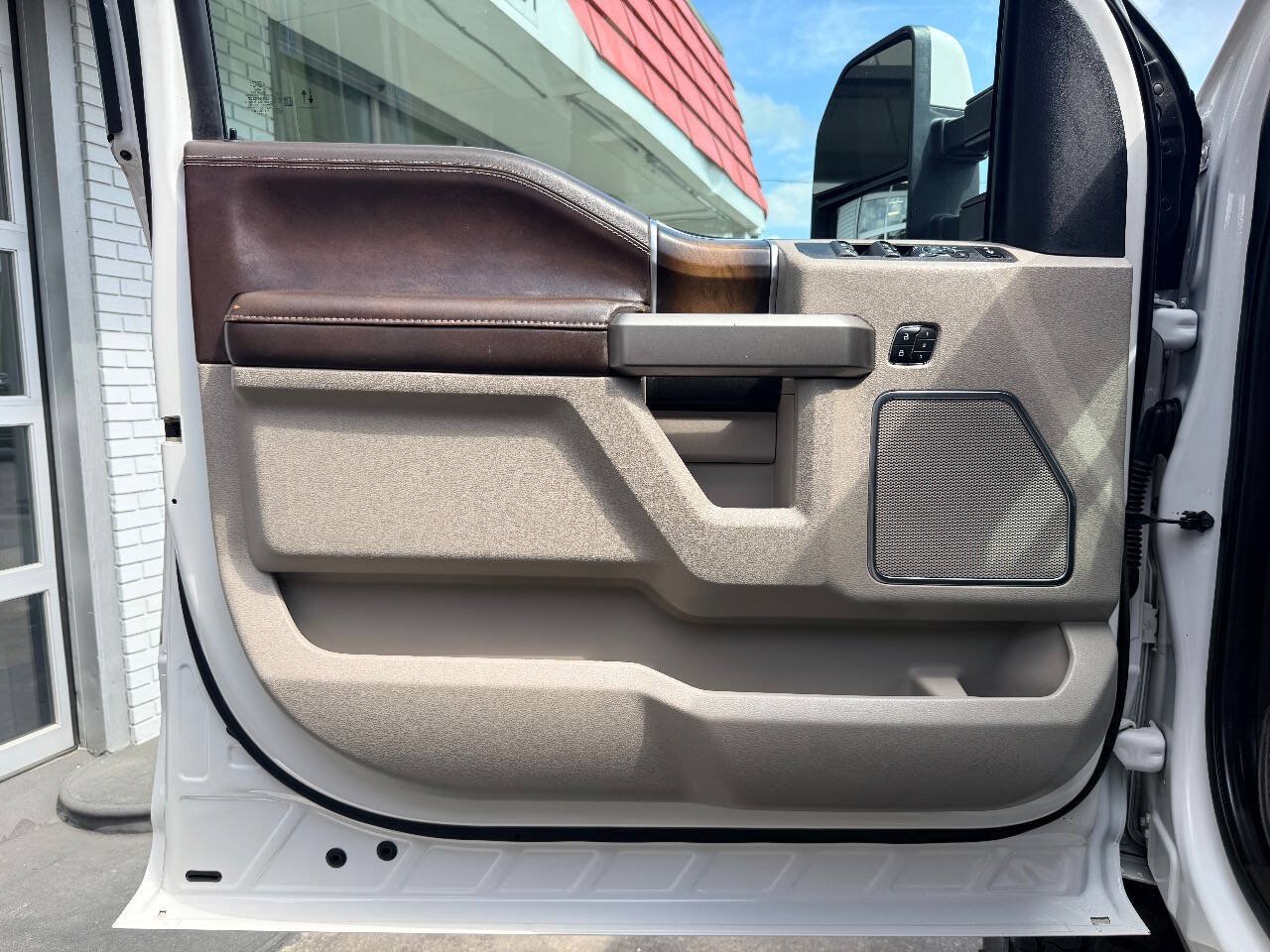 Used 2019 Ford F250 Limited w/ FX4 Off-Road Package AWD/4WD image 17