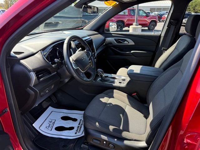 Used 2023 Chevrolet Traverse LT w/ Midnight/Sport Edition image 13