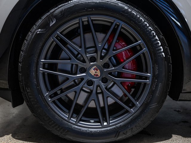 New 2026 Porsche Cayenne GTS image 22