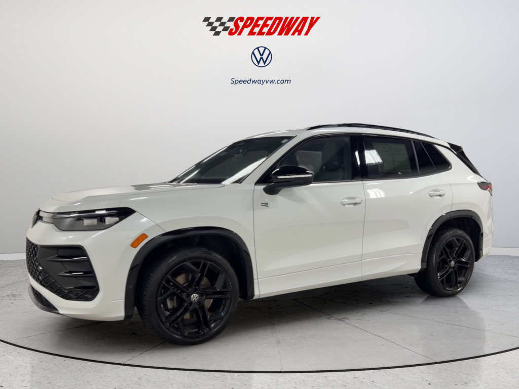 Certified 2025 Volkswagen Tiguan SE R-Line AWD/4WD image 11