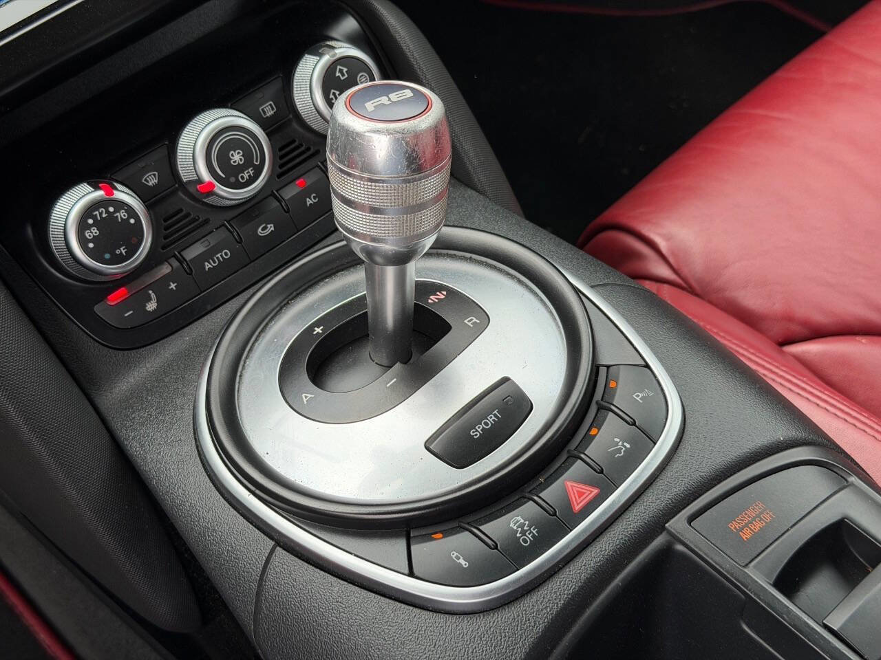 Used 2011 Audi R8 V10 AWD/4WD image 23