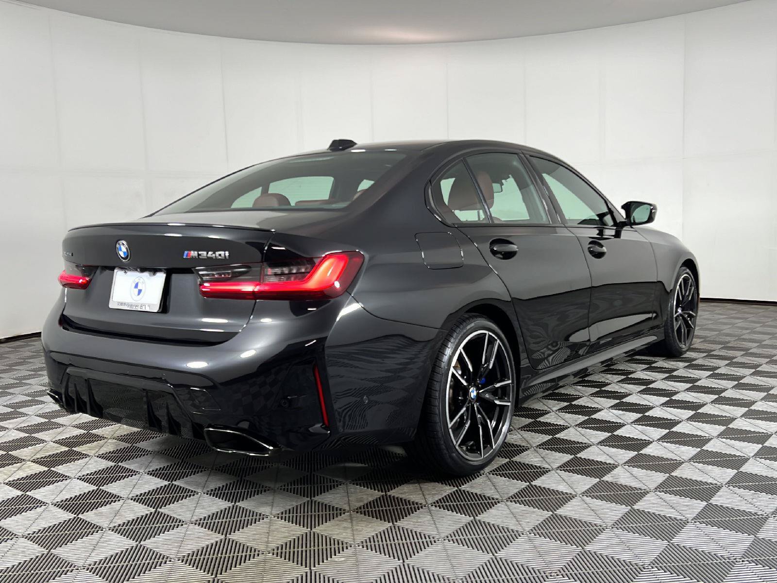 Used 2023 BMW M340i xDrive AWD/4WD image 5