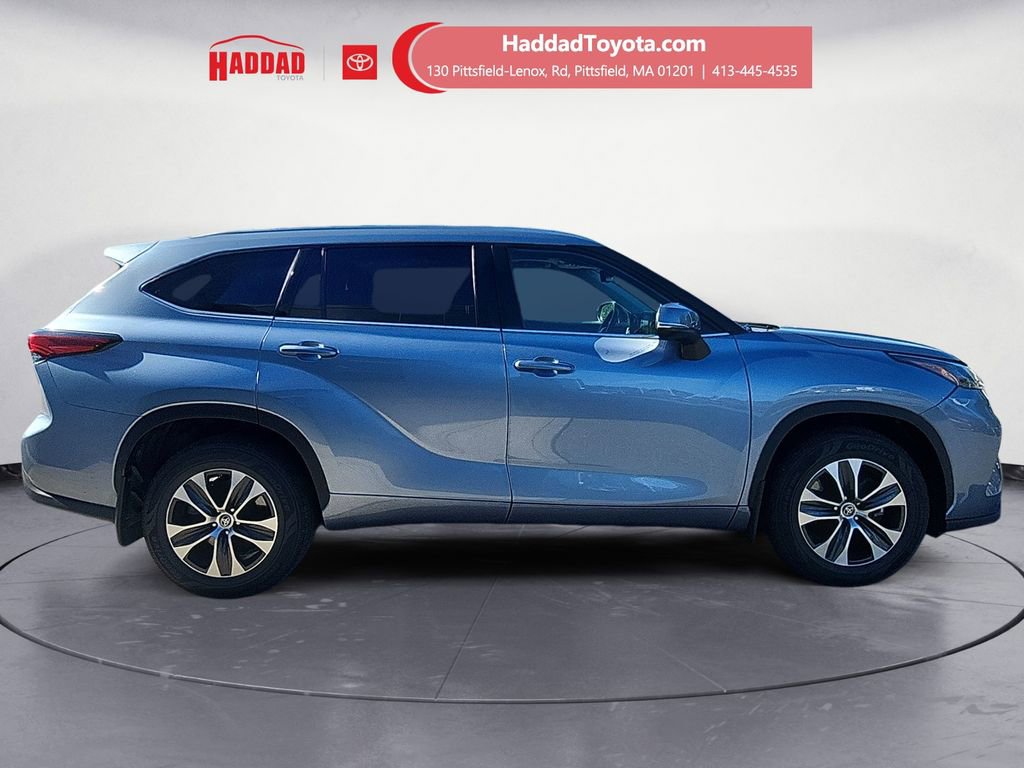 Used 2022 Toyota Highlander XLE image 6