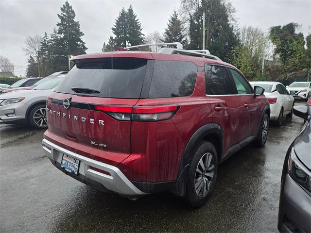 Used 2024 Nissan Pathfinder SL image 3
