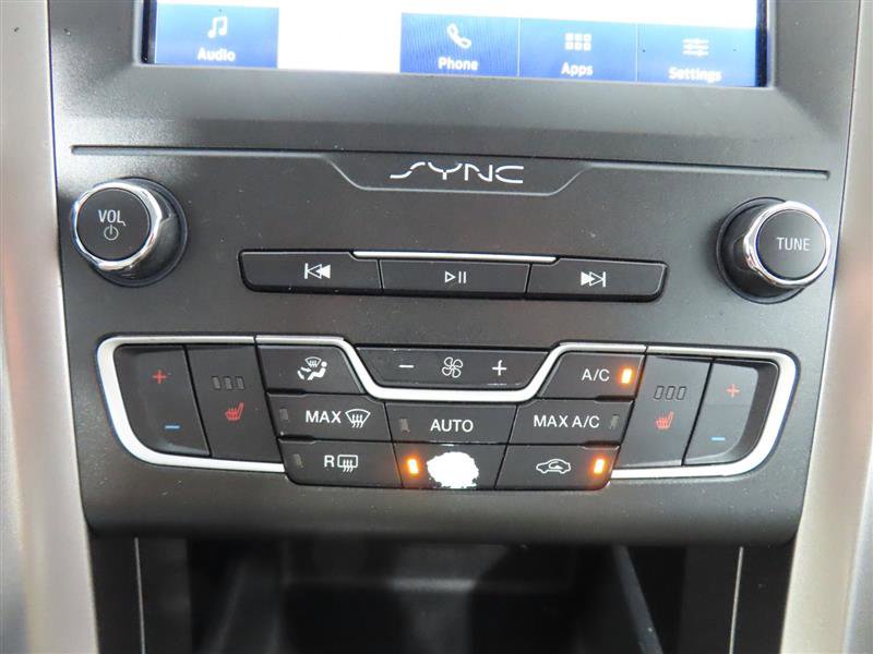 Used 2020 Ford Fusion SEL image 24
