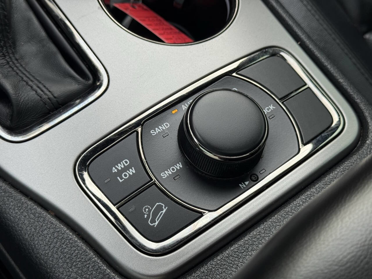 Used 2020 Jeep Grand Cherokee Limited X image 33