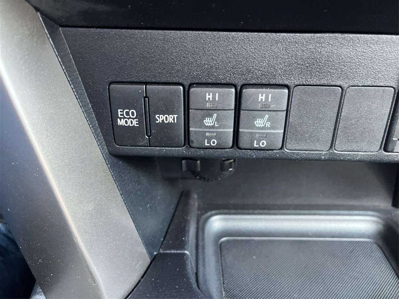 Used 2013 Toyota RAV4 Limited image 19