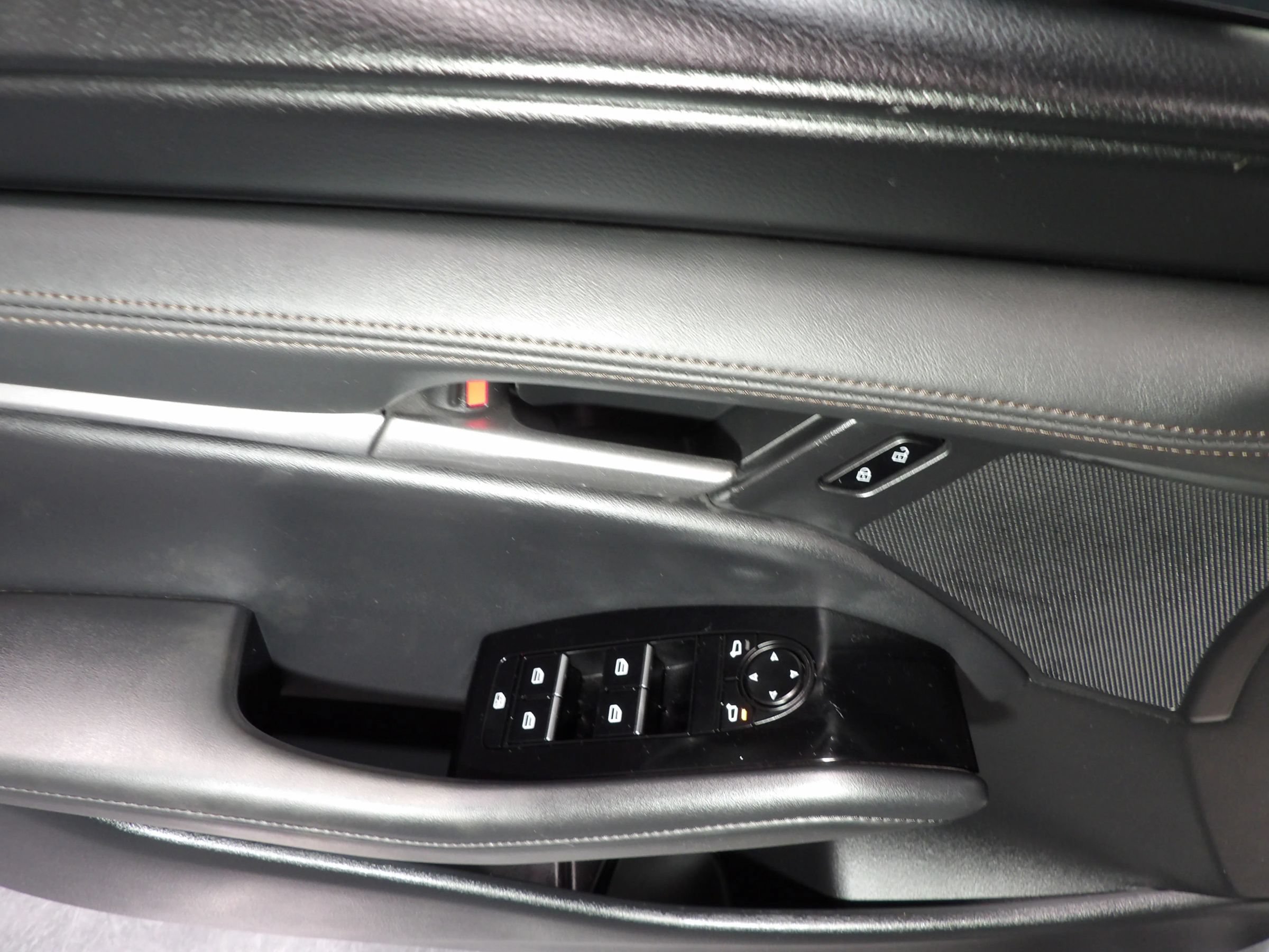 Used 2025 MAZDA MAZDA3 s Sport FWD image 7