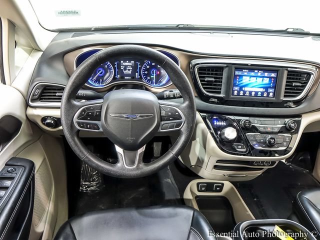 Used 2021 Chrysler Voyager Lxi FWD image 3
