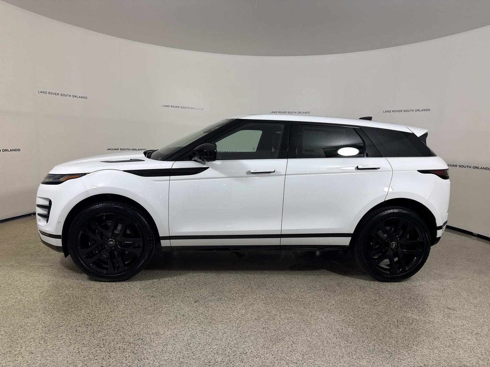 New 2026 Land Rover Range Rover Evoque Hoxton AWD/4WD image 2