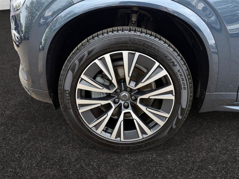 Used 2021 Volvo XC90 T6 Momentum w/ Climate Package AWD/4WD image 17