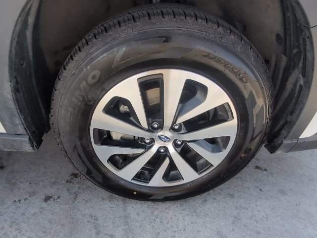 Used 2025 Subaru Outback Premium image 33