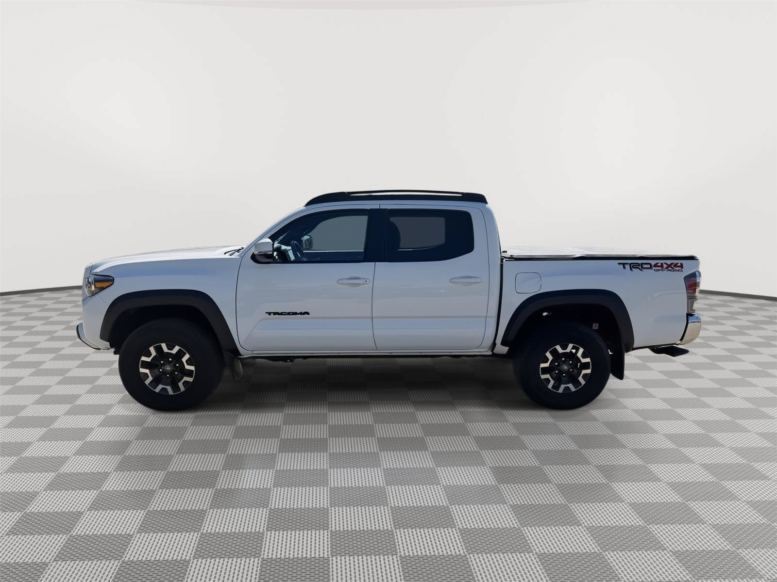 Used 2023 Toyota Tacoma TRD Off-Road AWD/4WD image 4