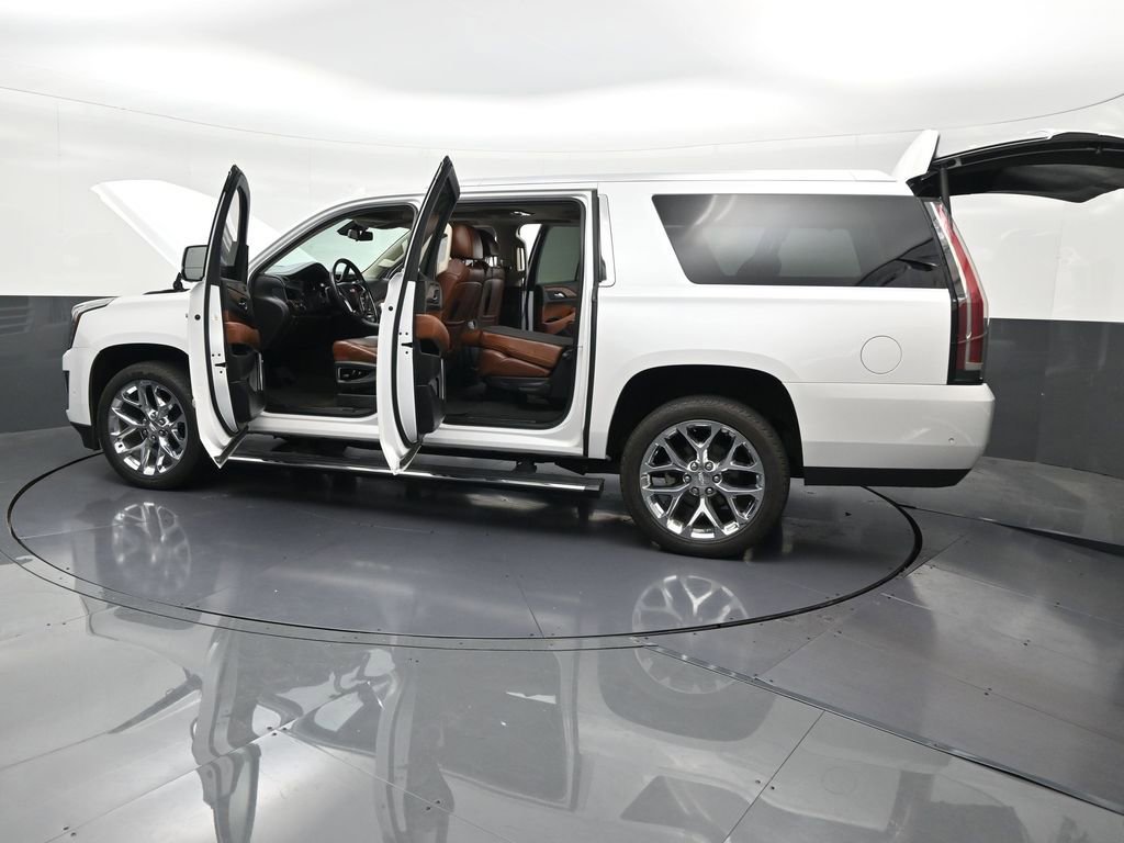 Used 2020 Cadillac Escalade ESV Premium Luxury RWD image 35