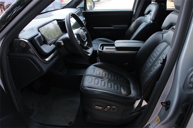 Used 2025 Rivian R1T Adventure image 10