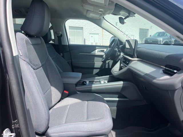 New 2026 Ford Explorer Active RWD image 11