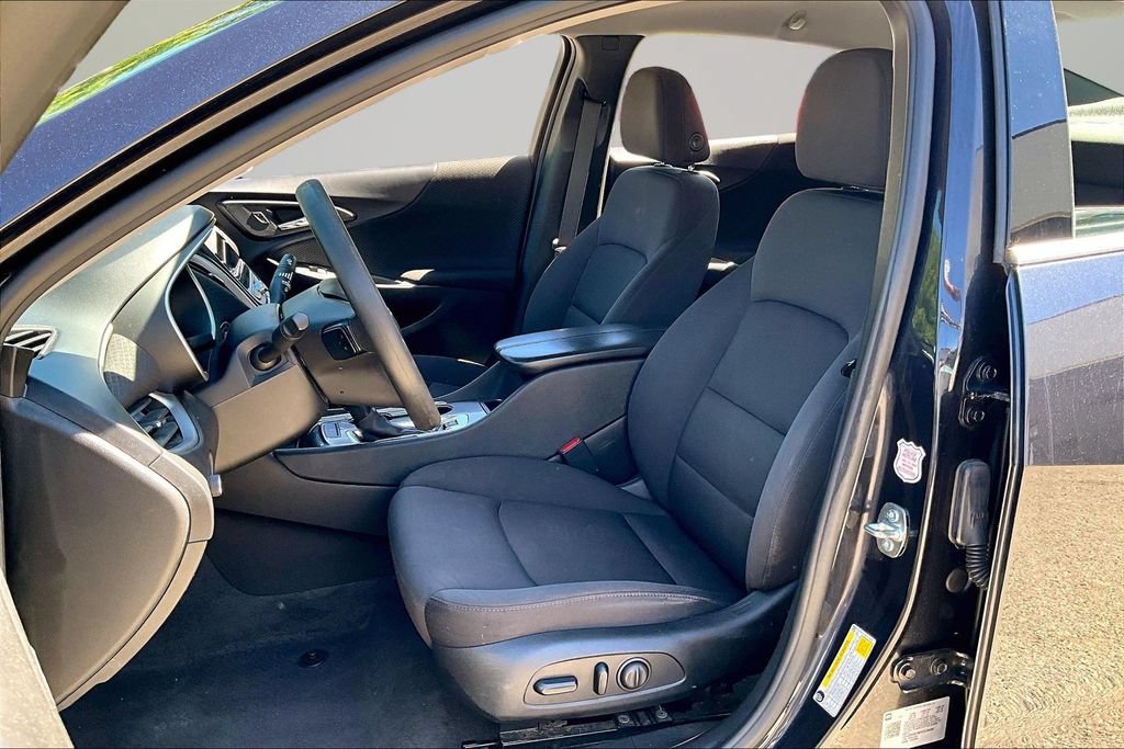 Used 2023 Chevrolet Malibu LT FWD image 21