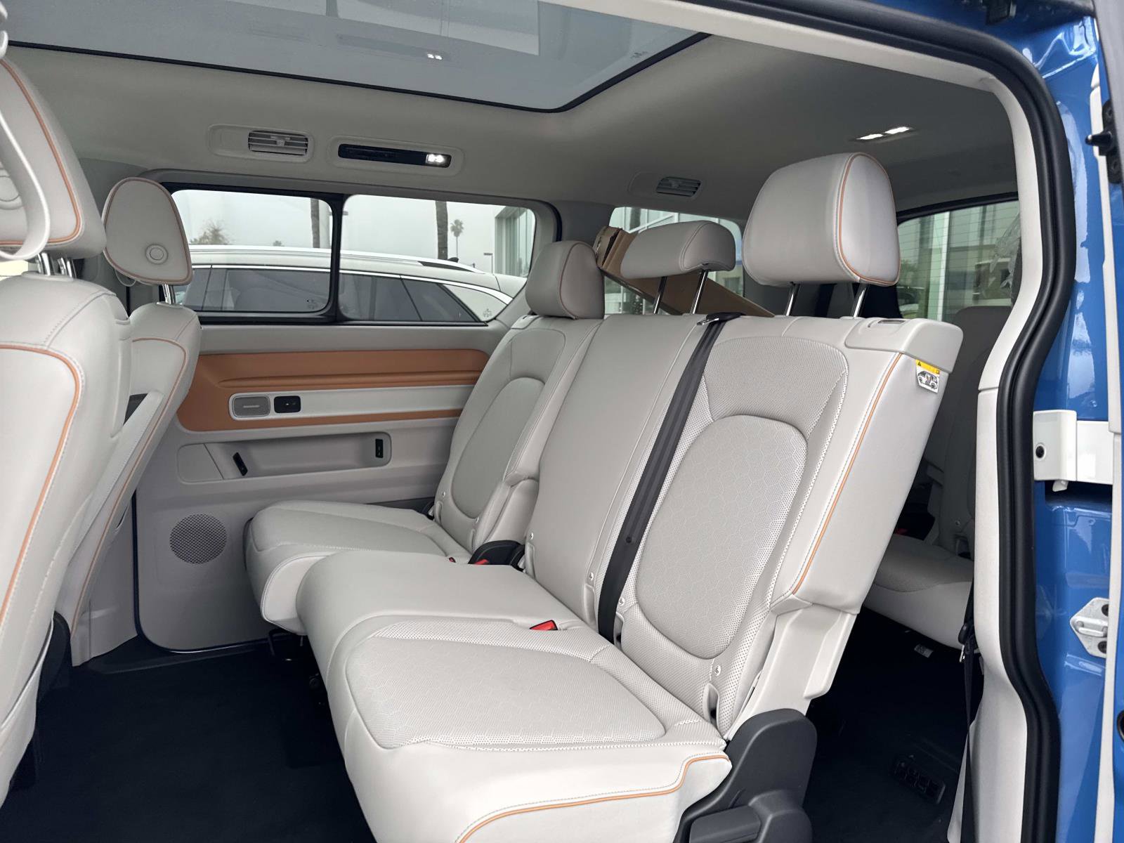 New 2025 Volkswagen ID. Buzz Pro S Plus image 10