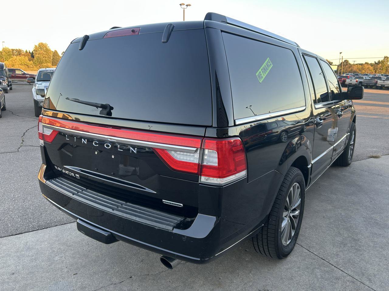 Used 2016 Lincoln Navigator L Select AWD/4WD image 5