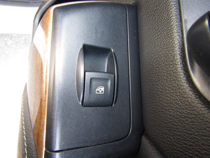 Used 2018 Chevrolet Silverado 1500 LTZ image 36