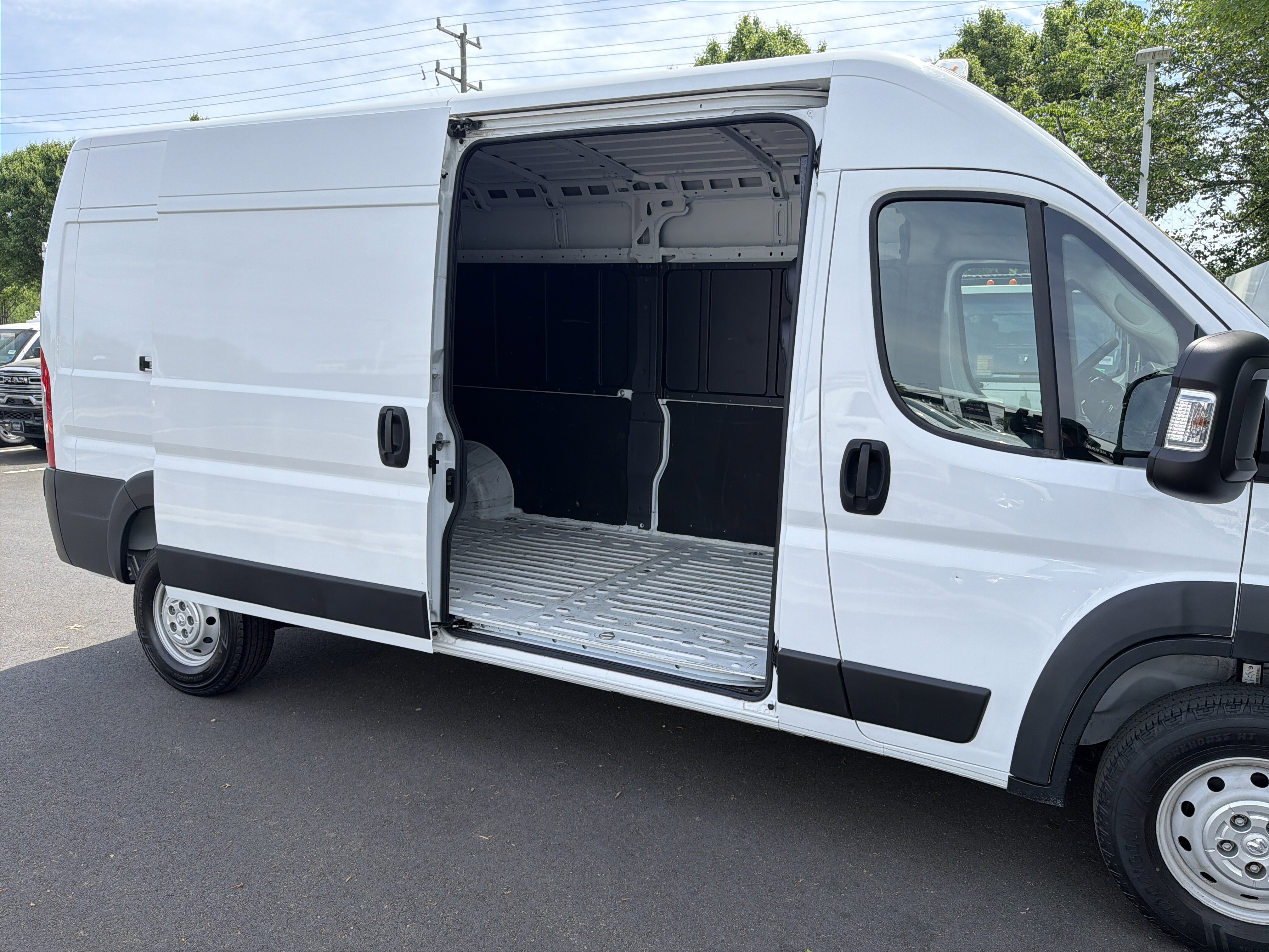 Used 2023 RAM ProMaster 2500 image 26