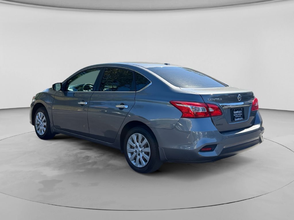 Used 2016 Nissan Sentra SV FWD image 3