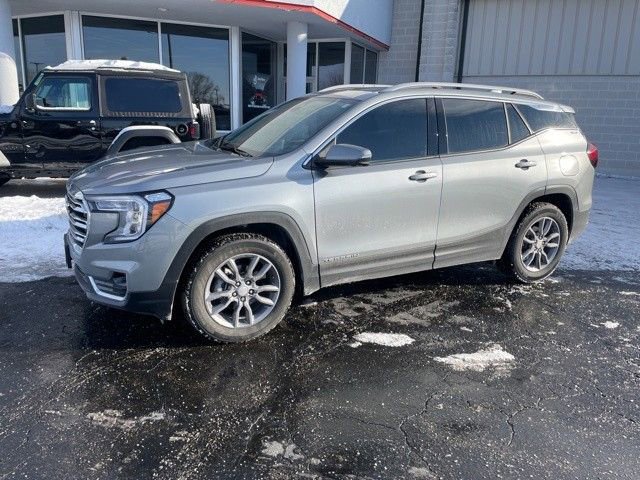 Used 2024 GMC Terrain SLT w/ Infotainment Package II