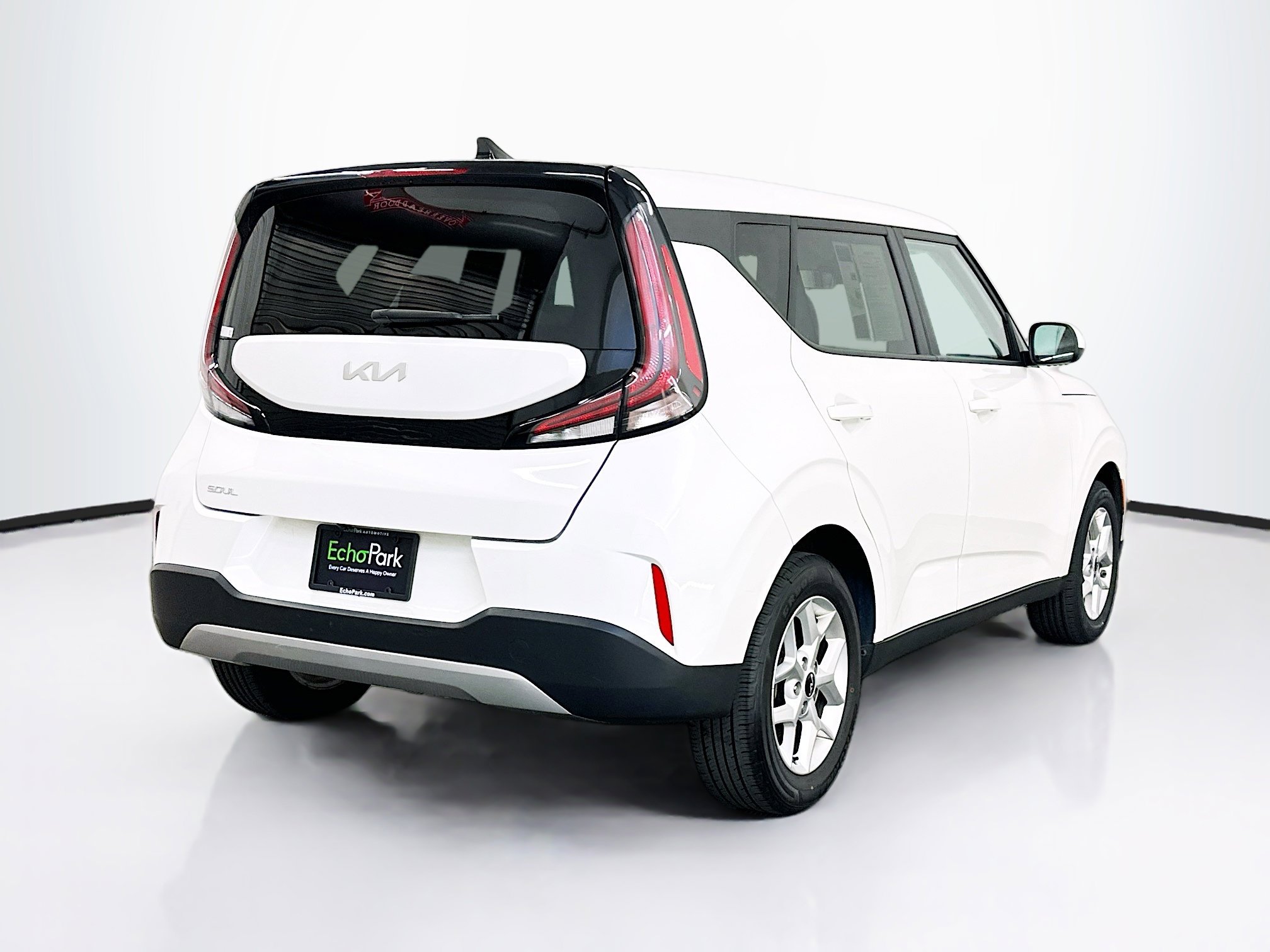 Used 2025 Kia Soul LX w/ LX Technology Package FWD image 9