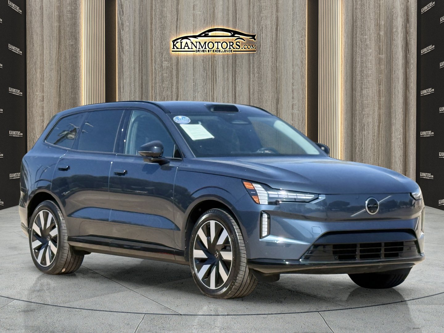 Used 2025 Volvo EX90 Ultra