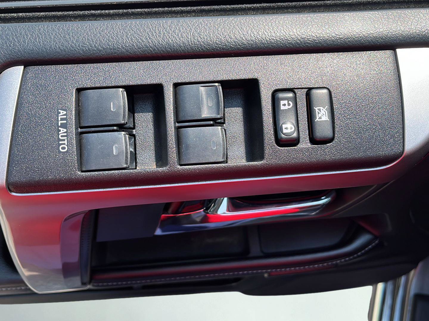 Used 2017 Toyota 4Runner Limited AWD/4WD image 18