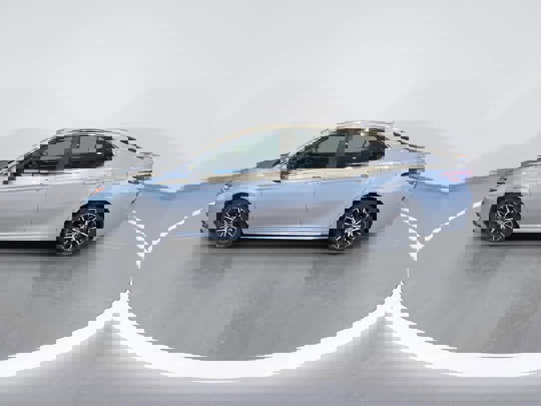 Used 2023 Toyota Camry SE image 5