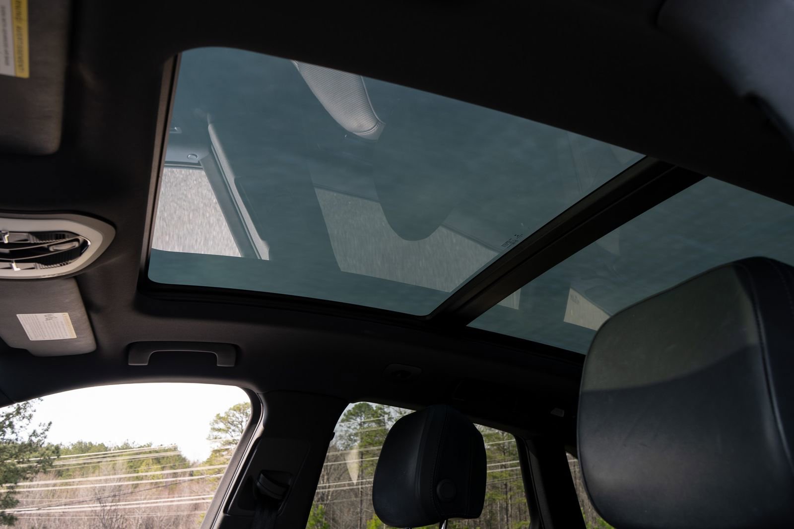 Used 2022 Porsche Macan Base w/ Premium Package Plus image 16