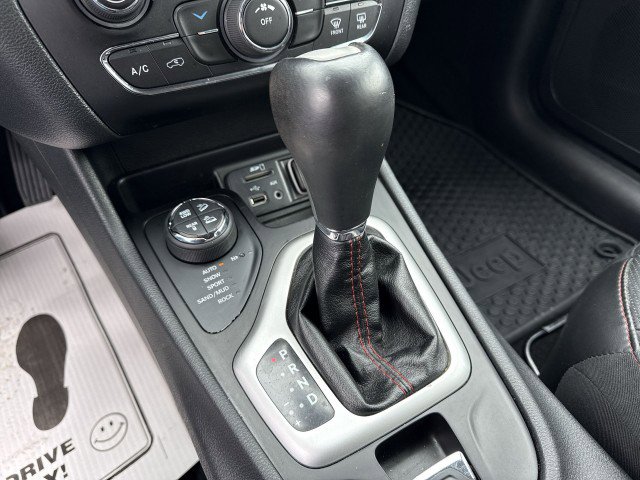 Used 2015 Jeep Cherokee Trailhawk w/ Leather Interior Group image 21