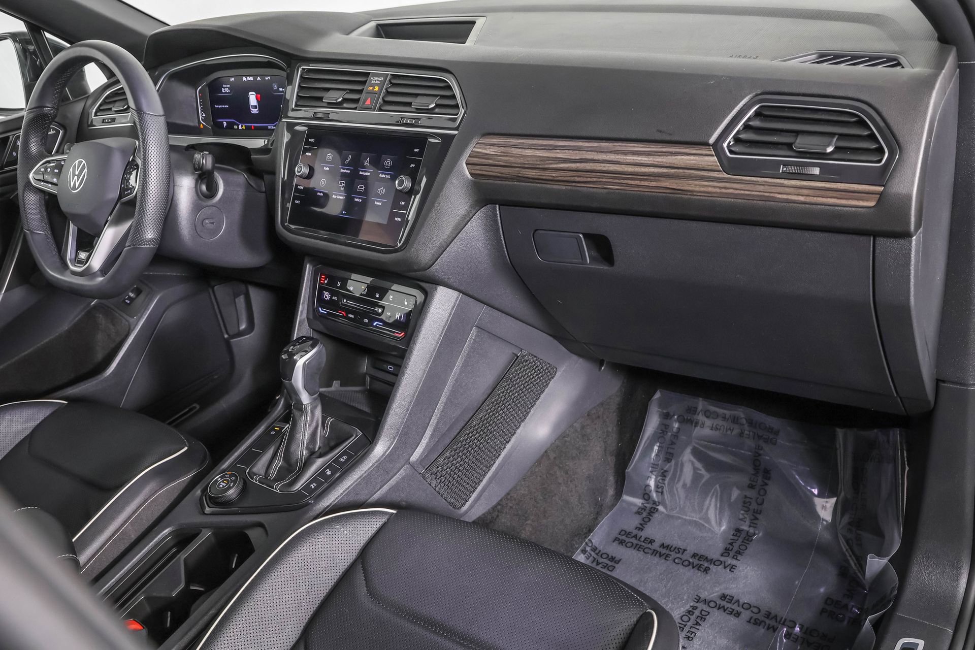 Used 2022 Volkswagen Tiguan SEL R-Line image 44