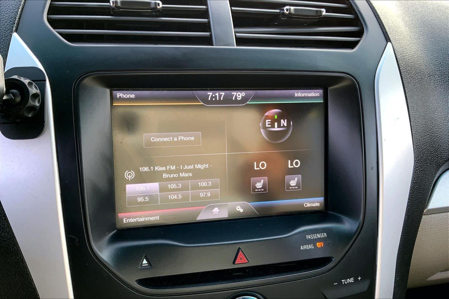 Used 2015 Ford Explorer XLT w/ Equipment Group 202B FWD image 24