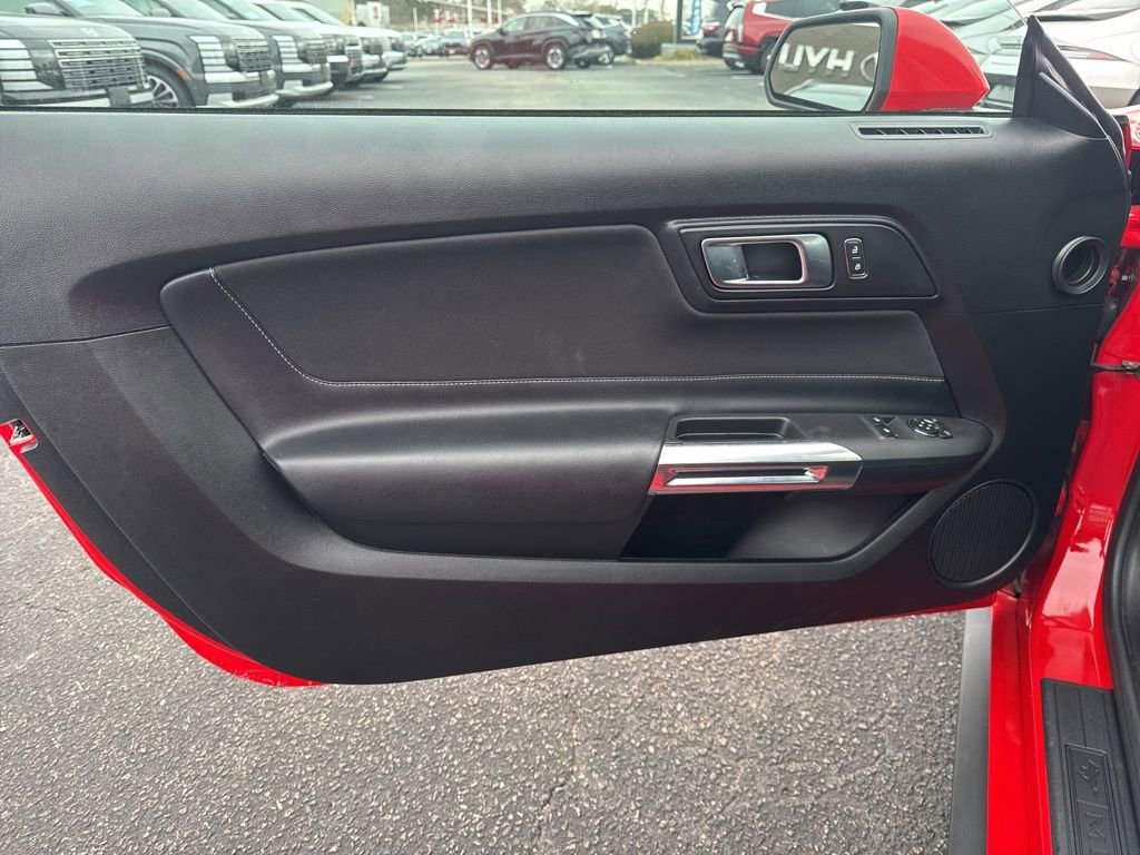 Used 2021 Ford Mustang Coupe image 12