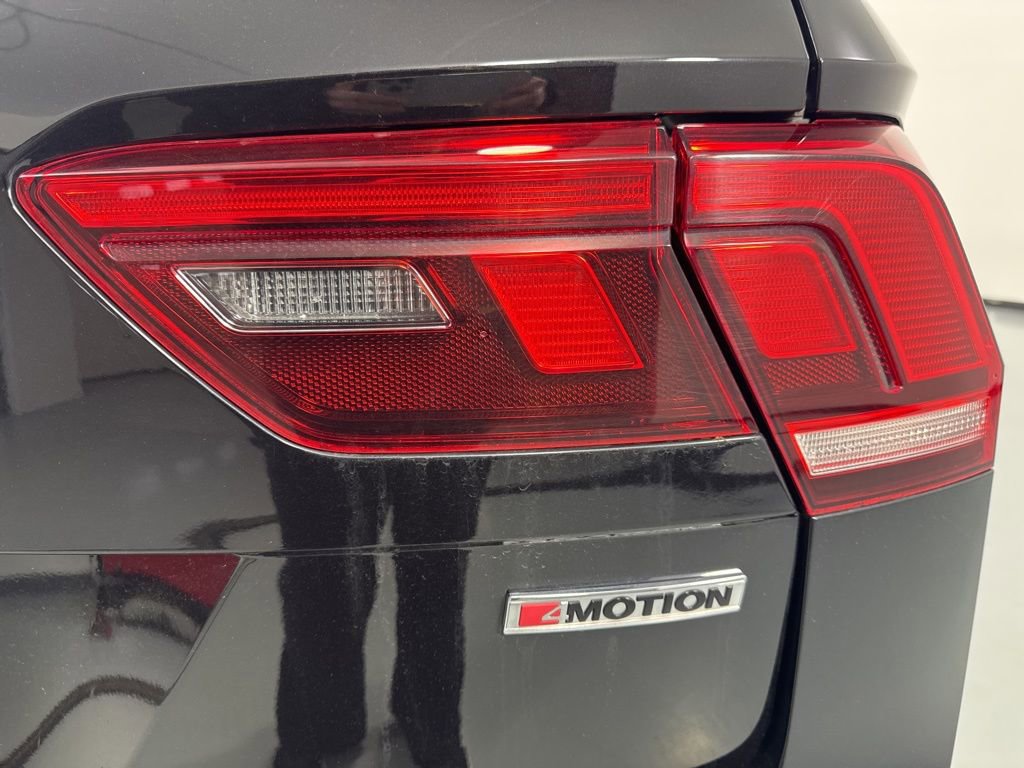 Used 2019 Volkswagen Tiguan SE w/ Panoramic Sunroof Package image 8
