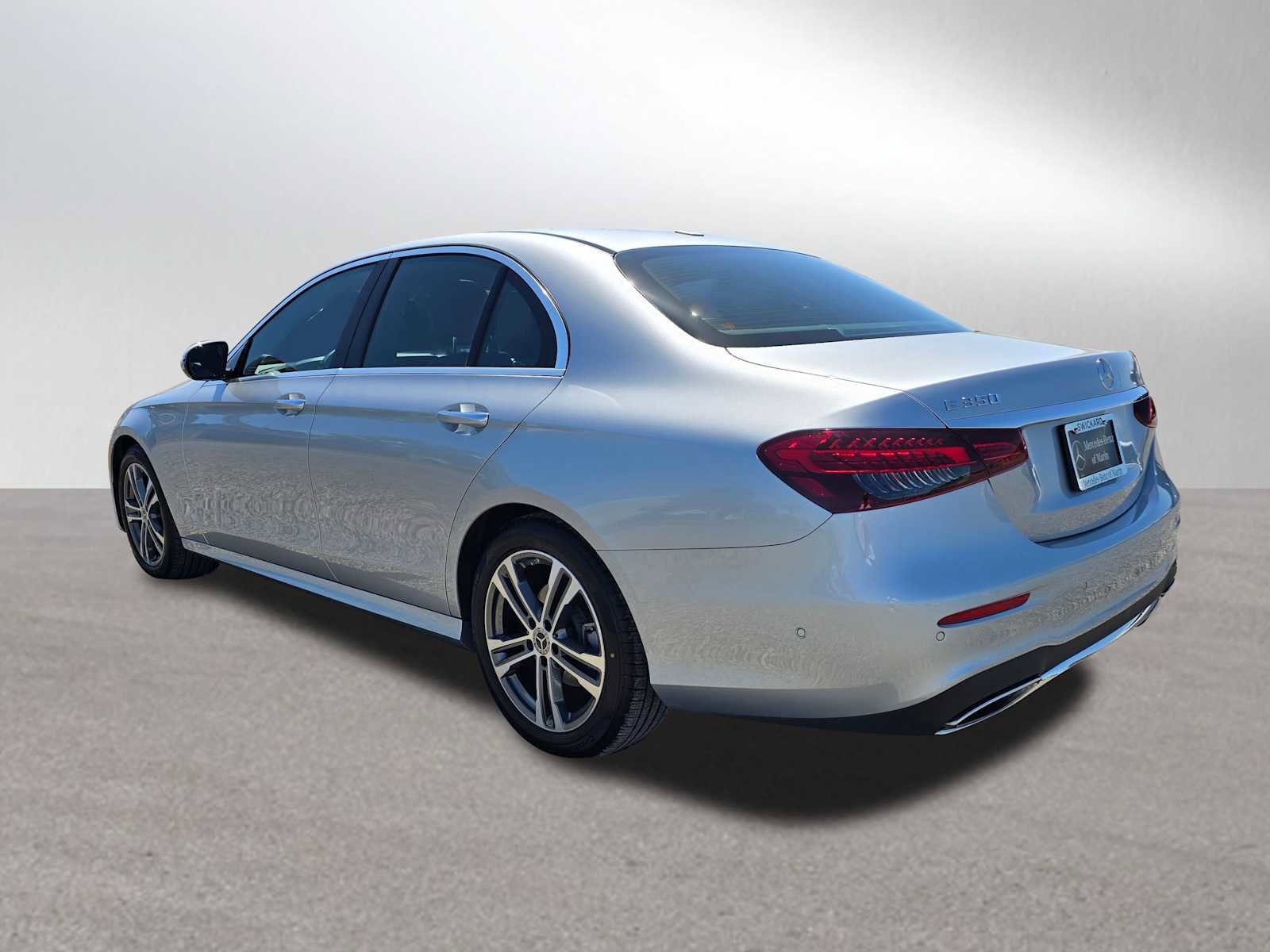 Used 2023 Mercedes-Benz E 350 Sedan image 5