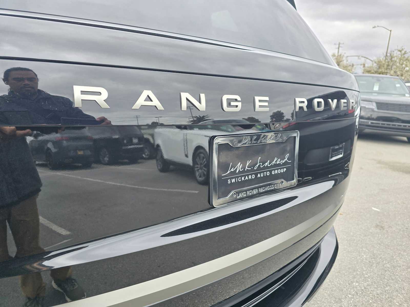 New 2025 Land Rover Range Rover Long Wheelbase SE image 18