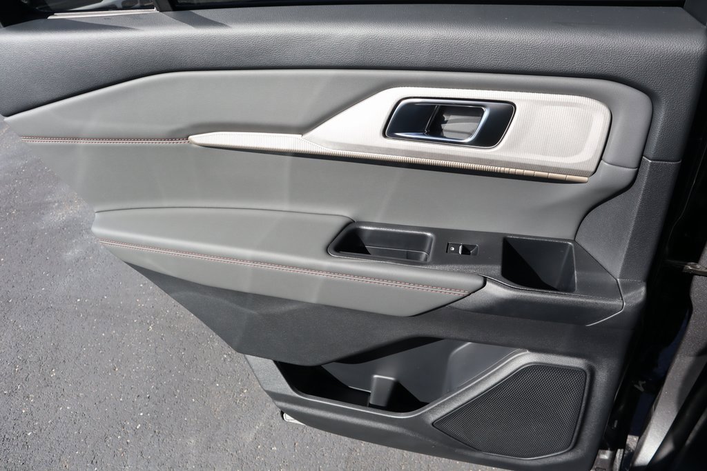 New 2025 Ford Explorer Active w/ Active Comfort Package image 18