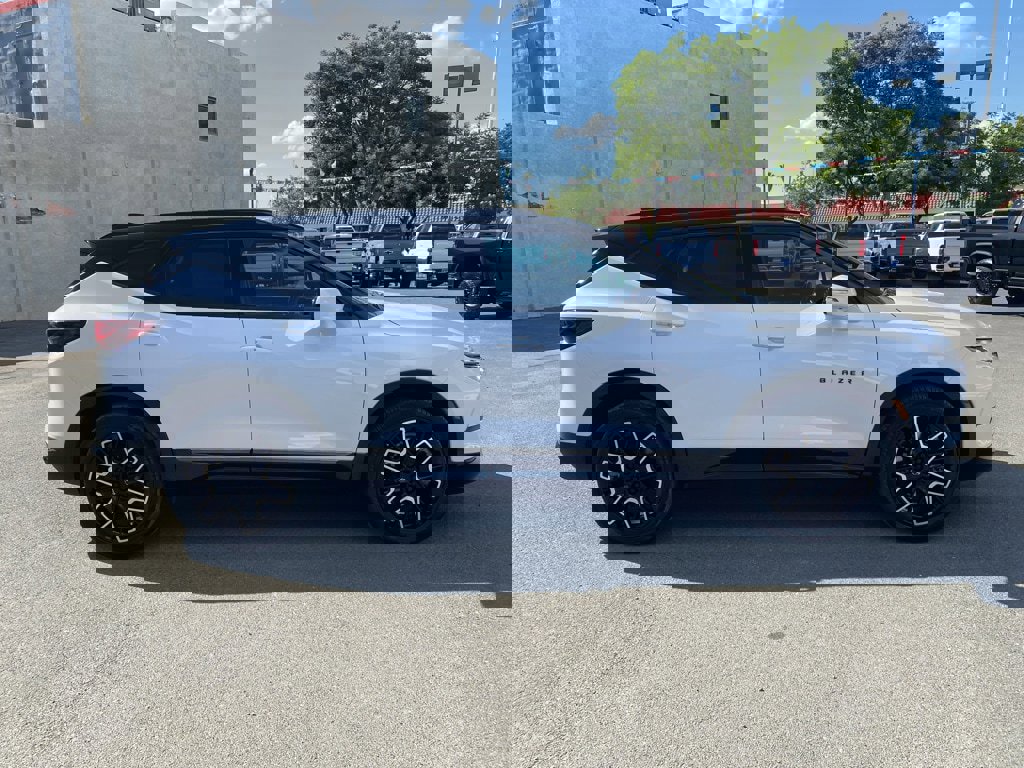Used 2023 Chevrolet Blazer RS w/ Driver Confidence II Package image 5