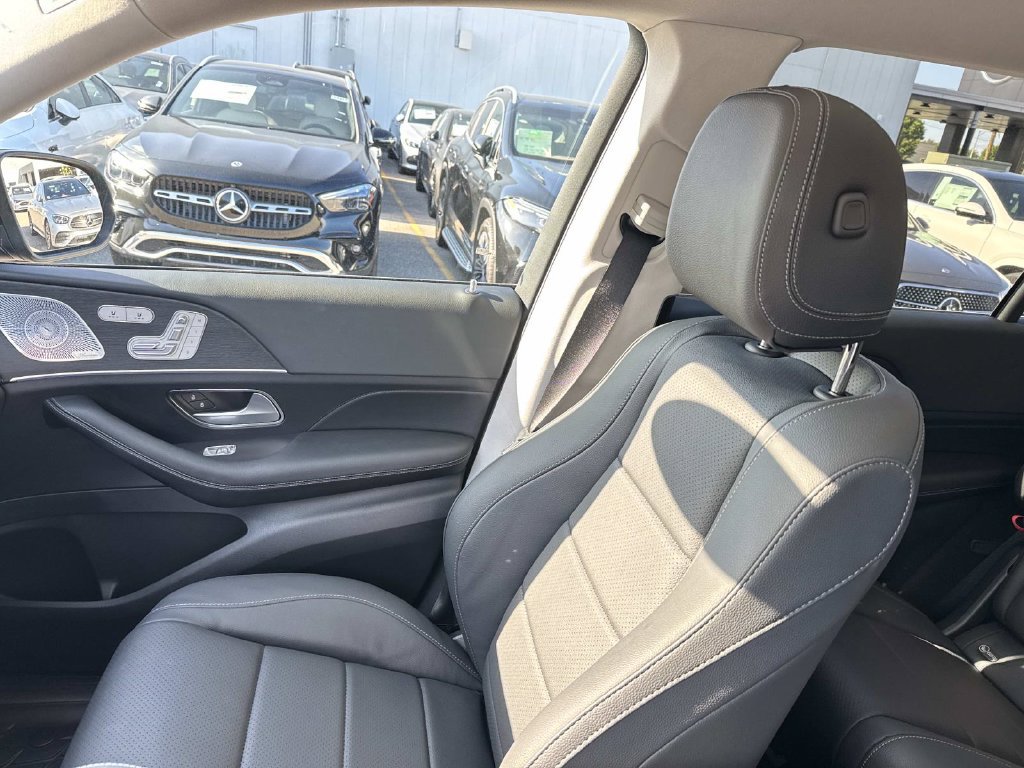 Used 2026 Mercedes-Benz GLS 450 4MATIC image 16