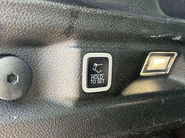 Used 2024 Jeep Grand Cherokee L Limited w/ Luxury Tech Group II AWD/4WD image 23